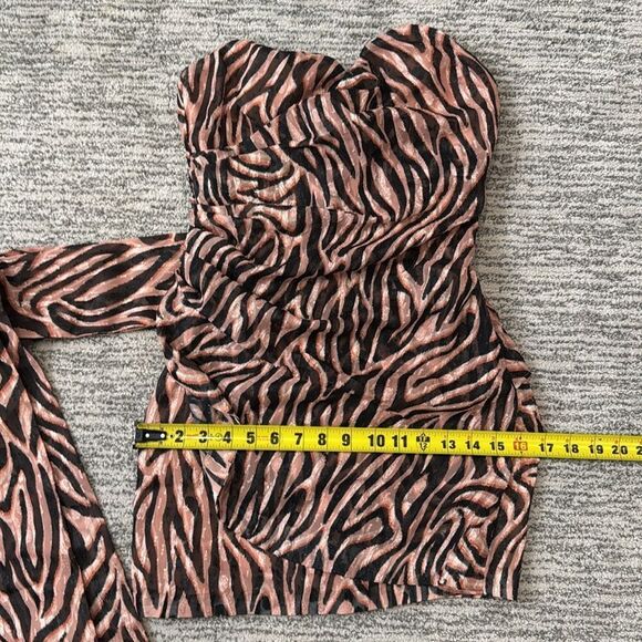 NWT Dundas x Revolve Lana Mini Dress
Natural Zebra Metallic Small - Picture 10 of 15